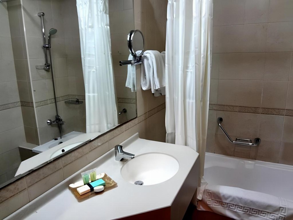 1 Bedroom Apartment at Arabian Dreams Hotel Apartments, photo 3