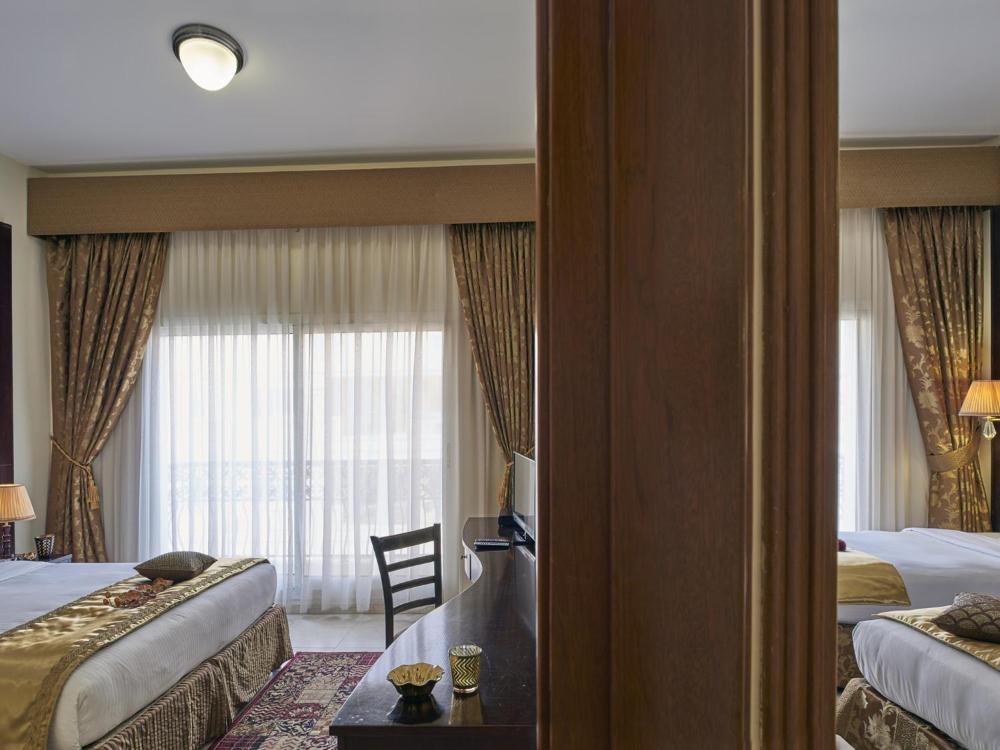 Executive 2-Bedroom Apartment at Arabian Dreams Hotel Apartments, photo 3