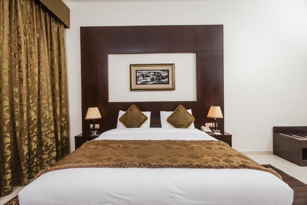 Deluxe Studio at Arabian Dreams Hotel Apartments, photo 2