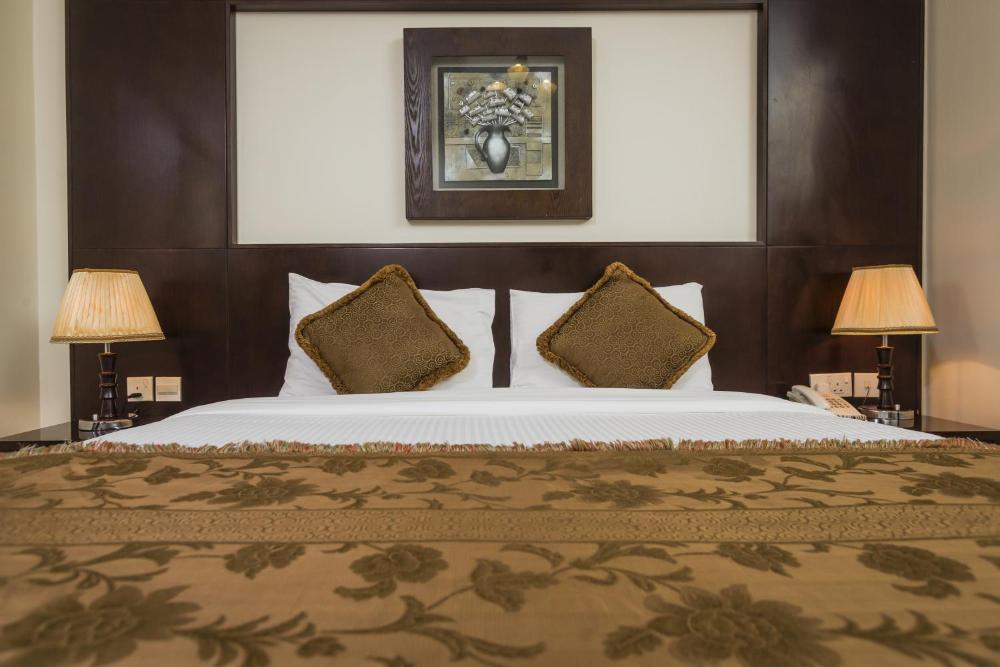 Executive 1-Bedroom Apartment at Arabian Dreams Hotel Apartments, photo 2